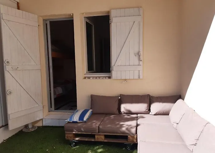 Maison Conviviale En Duplex Proche Avec Parking Agde
